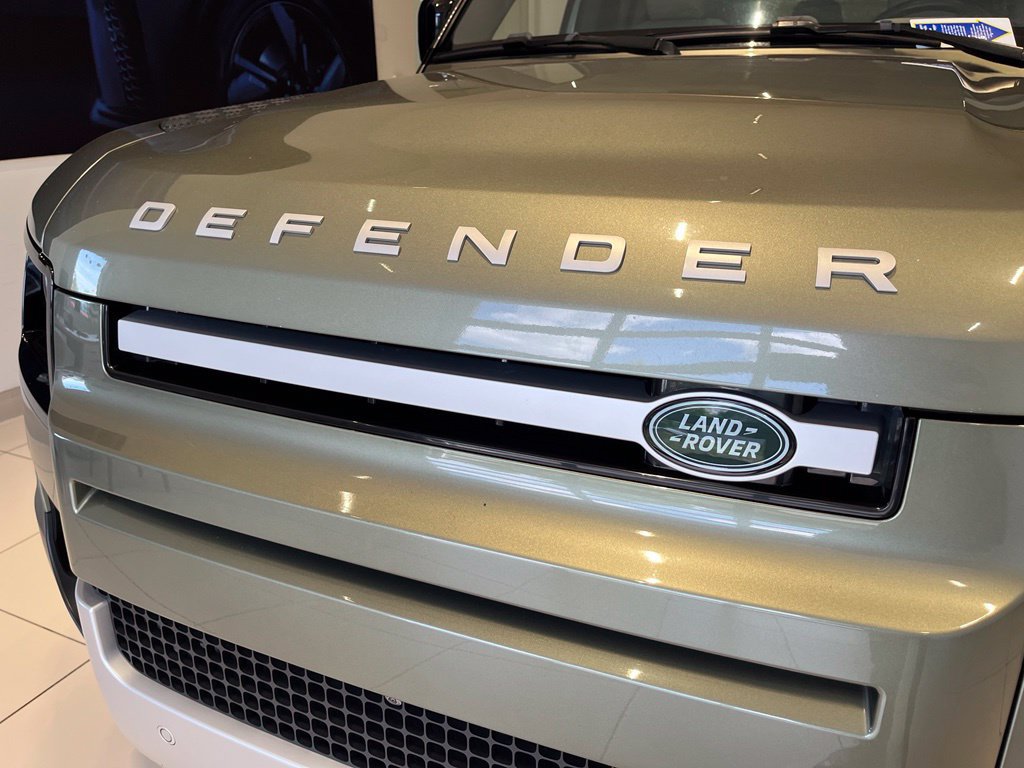 Certified 2020 Land Rover Defender 110 S AWD/4WD image 15
