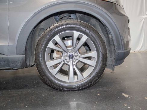 Used 2021 Ford Explorer XLT w/ Equipment Group 202A AWD/4WD image 6