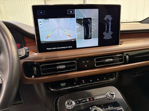 Used 2022 Lincoln Nautilus Reserve w/ Equipment Group 201A image 18