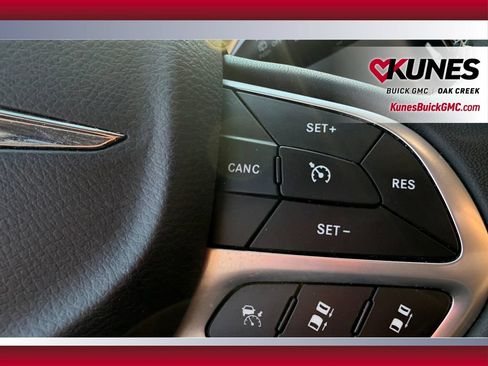 Used 2023 Chrysler Pacifica Touring-L FWD image 18