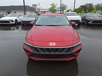 New 2025 Hyundai Elantra SEL