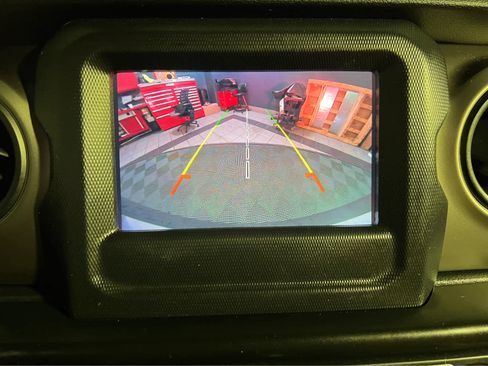 Used 2018 Jeep Wrangler Unlimited Sport S image 14