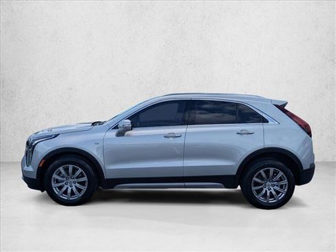 Used 2022 Cadillac XT4 Premium Luxury w/ Enhanced Visibility Package FWD image 9