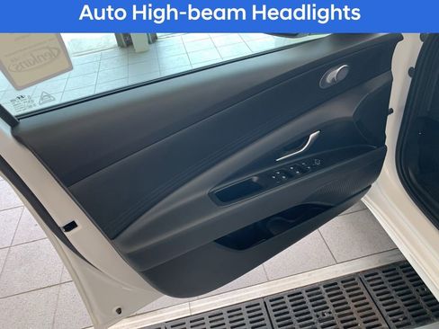 New 2026 Hyundai Elantra SE FWD image 4