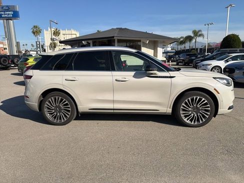 Used 2022 Lincoln Corsair Grand Touring w/ Towing Package image 8