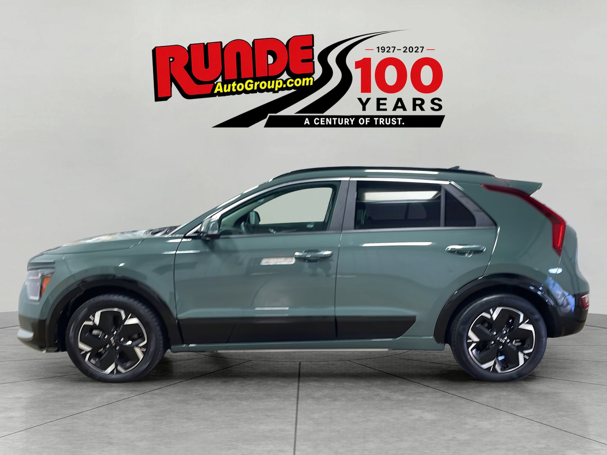 Used 2025 Kia Niro Wave w/ Wave Preserve Package FWD image 3