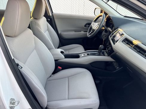 Used 2018 Honda HR-V LX image 13