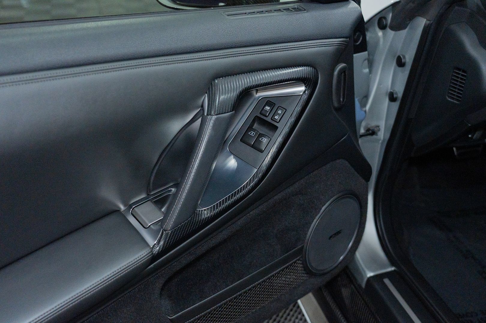 Used 2009 Nissan GT-R Premium AWD/4WD image 23