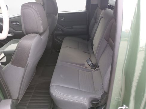 Used 2024 Nissan Frontier SV w/ SV Convenience Package image 13