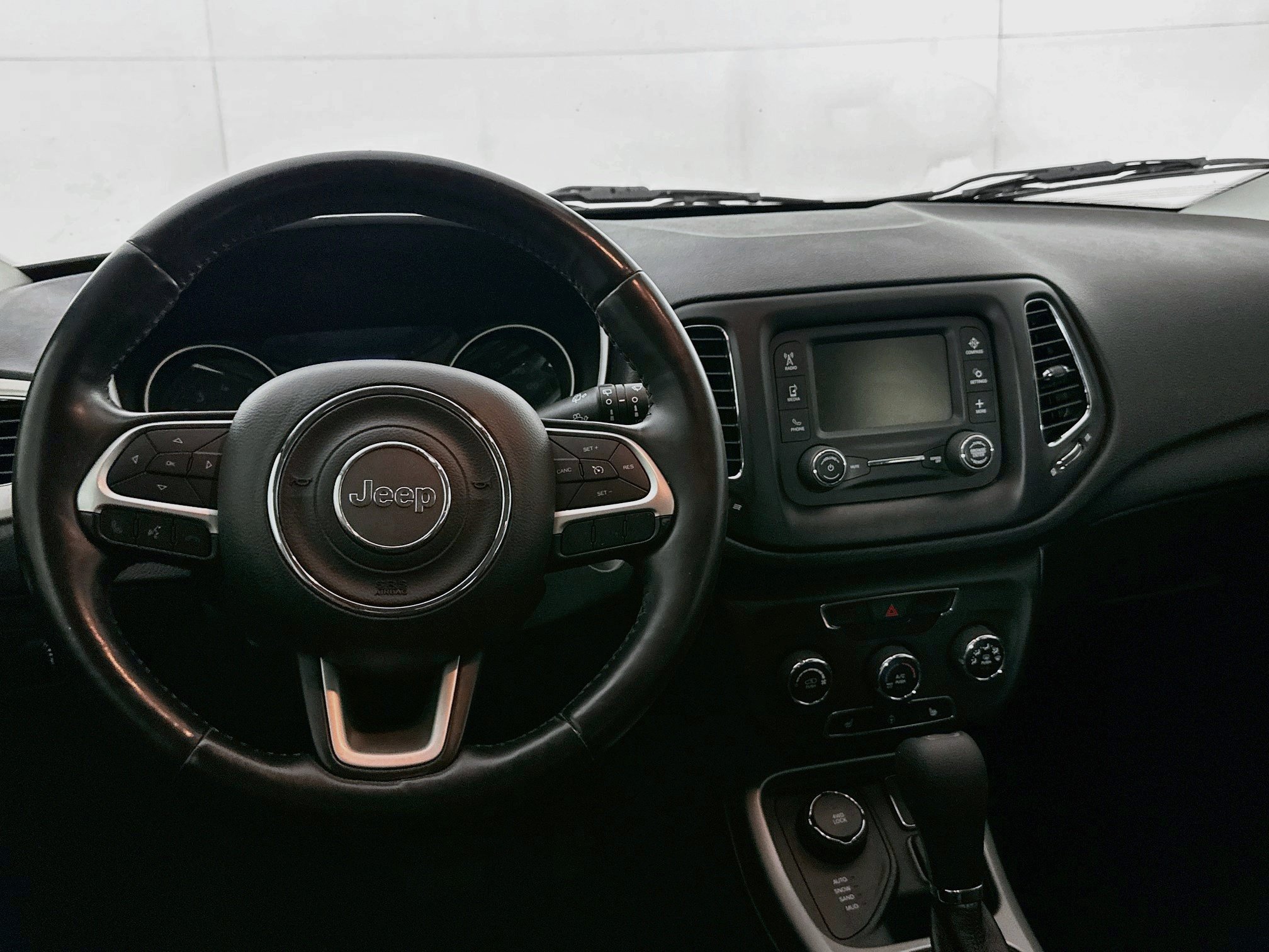 Used 2018 Jeep Compass Sport w/ Cold Weather Group AWD/4WD image 17