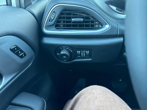 New 2026 Chrysler Pacifica Limited w/ S Appearance Package image 15