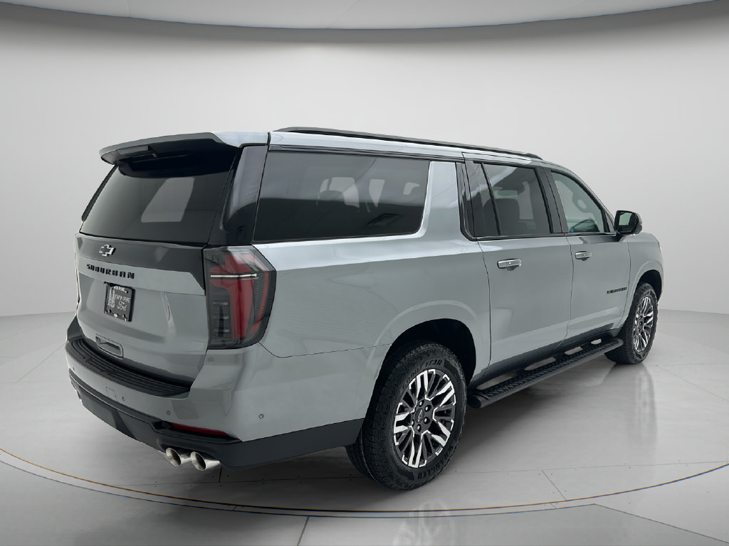 Used 2025 Chevrolet Suburban Z71 AWD/4WD image 5