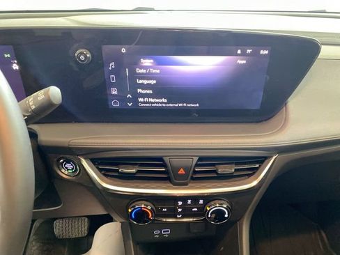 Used 2024 Buick Encore GX Preferred FWD image 38