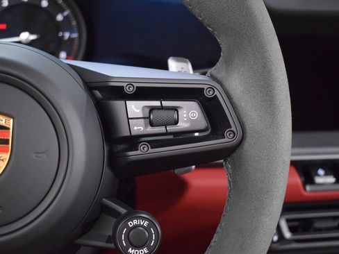 Used 2024 Porsche 911 Carrera 4S image 27