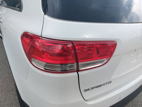 Used 2017 Kia Sorento FWD w/ LX Convenience Package image 35