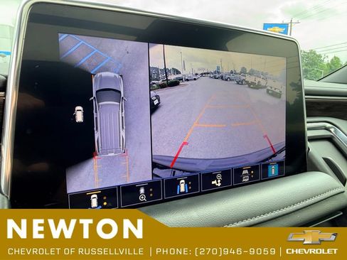 Used 2021 Chevrolet Tahoe Z71 w/ Luxury Package AWD/4WD image 12