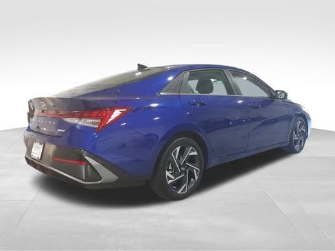 Used 2024 Hyundai Elantra Limited FWD image 8