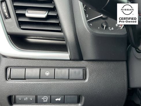 Certified 2025 Nissan Rogue SV FWD image 28