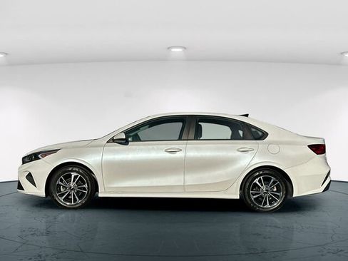 Used 2023 Kia Forte LXS image 4