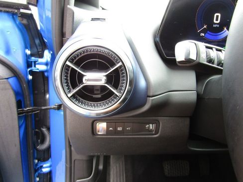 Used 2024 Chevrolet Equinox EV LT image 15