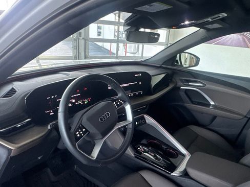 Used 2025 Audi Q5 Premium w/ Convenience Package AWD/4WD image 12