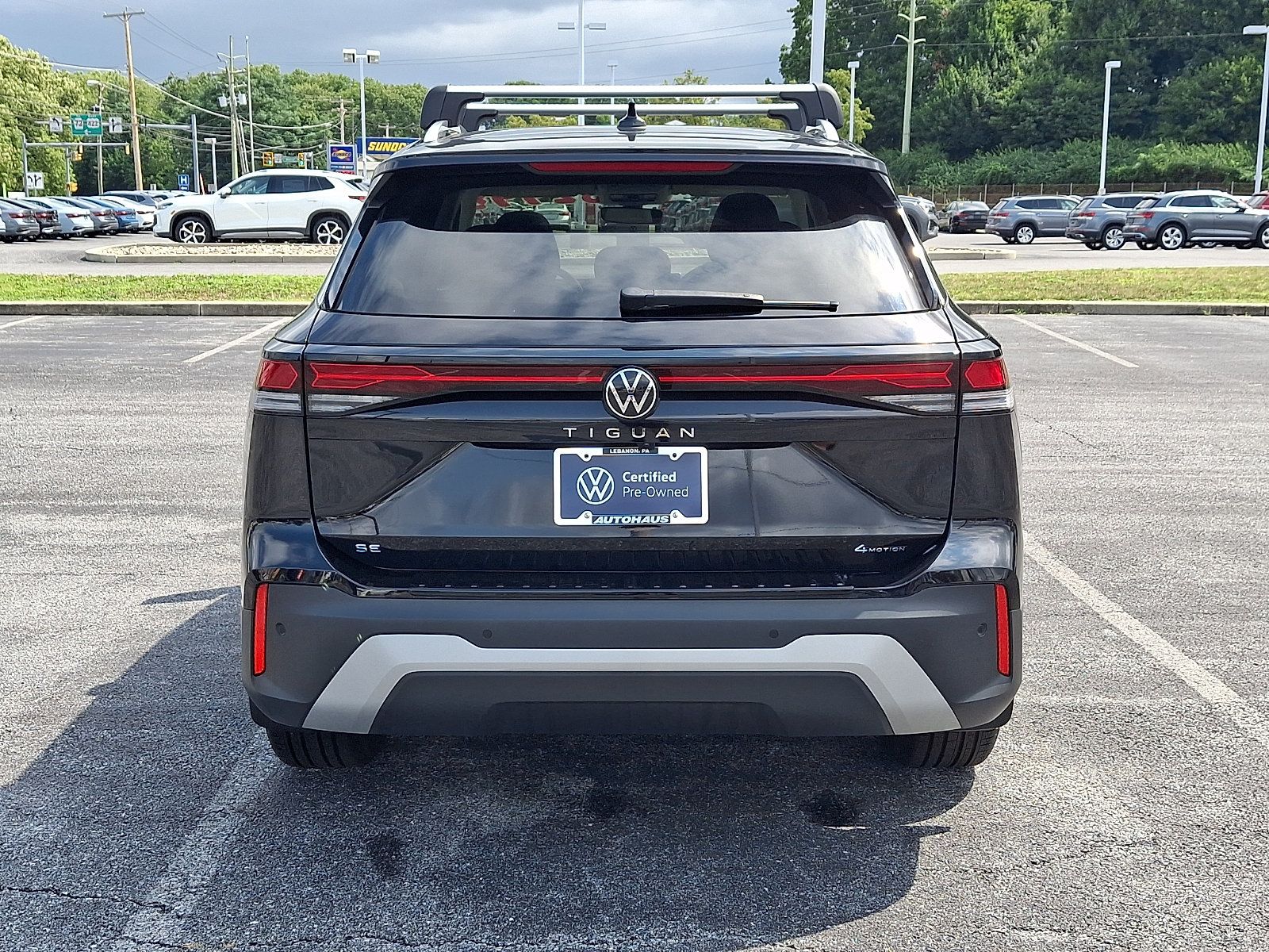 Used 2025 Volkswagen Tiguan SE AWD/4WD image 6