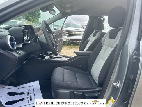 Used 2025 Chevrolet Trax LS w/ LS Convenience Package FWD image 20