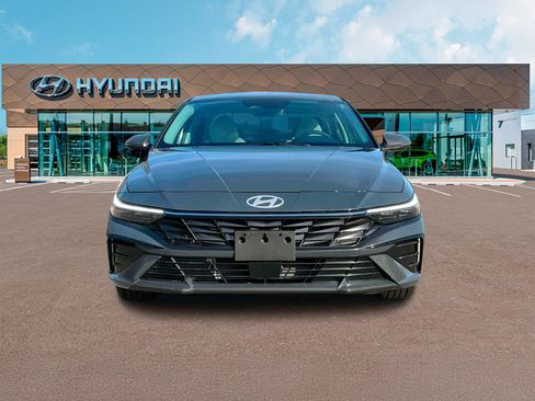 New 2024 Hyundai Elantra Limited image 12