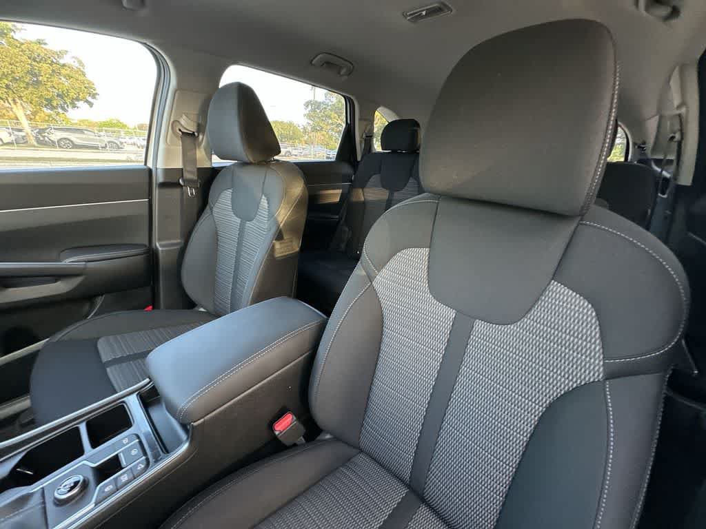 Certified 2026 Kia Sorento LX FWD image 14