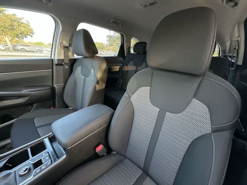 Certified 2026 Kia Sorento LX FWD image 14