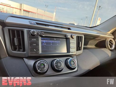 Used 2015 Toyota RAV4 LE AWD/4WD image 6