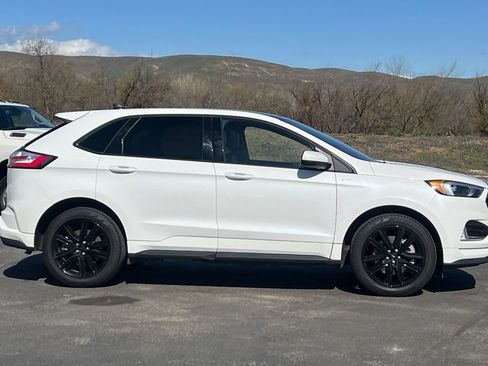 Used 2023 Ford Edge ST-Line w/ Class II Trailer Tow Package image 3