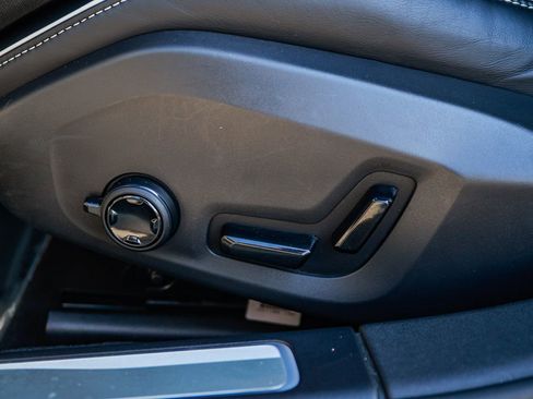 Used 2020 Volvo S90 T8 Inscription image 23