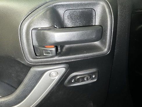 Used 2013 Jeep Wrangler Sport image 21