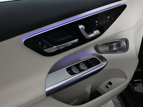 Certified 2026 Mercedes-Benz GLC 300 image 8