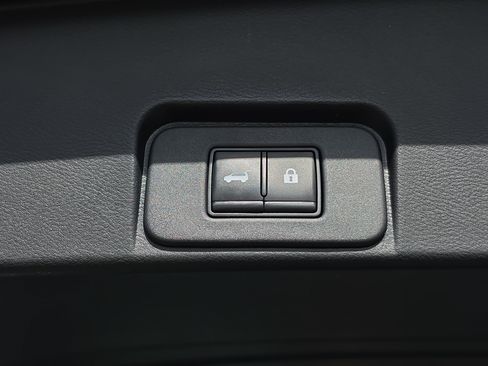 Used 2021 Nissan Rogue SV w/ Premium Package FWD image 8