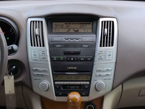 Used 2004 Lexus RX 330 w/ Premium Pkg FWD image 17