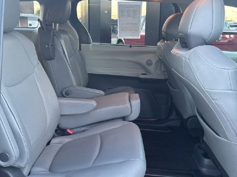 Used 2023 Toyota Sienna XLE image 24