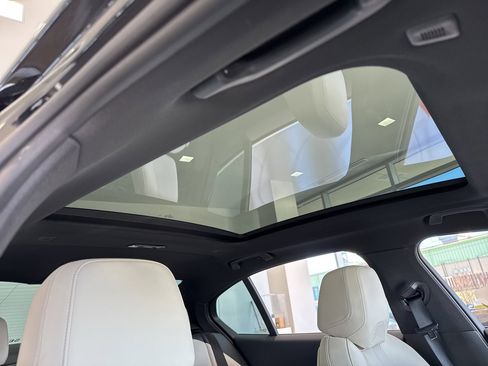 Used 2025 BMW 530i xDrive w/ Premium Package image 51