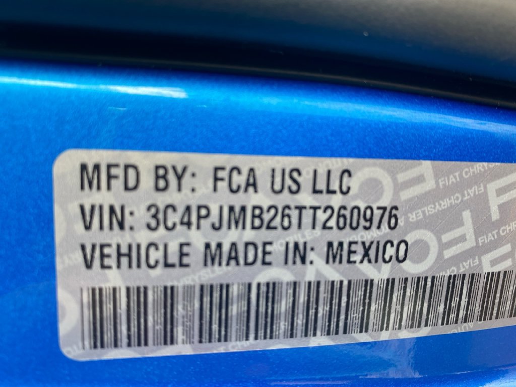 Used 2026 Jeep Cherokee Laredo AWD/4WD image 32