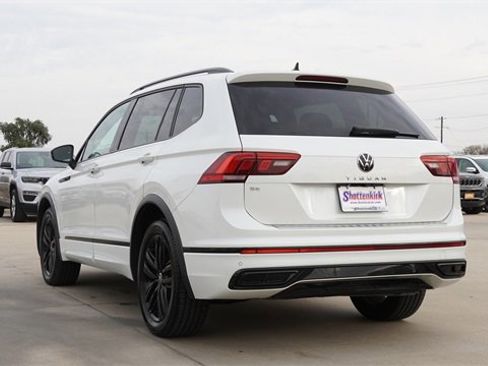 Used 2022 Volkswagen Tiguan SE R-Line image 7