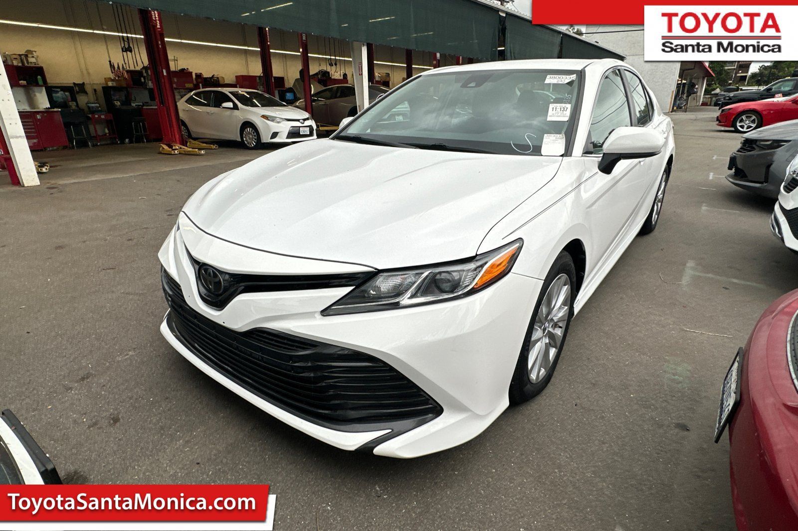 Used 2018 Toyota Camry LE FWD image 1