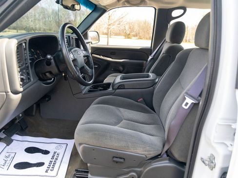 Used 2005 Chevrolet Silverado 2500 LS w/ Heavy-Duty Power Package image 28