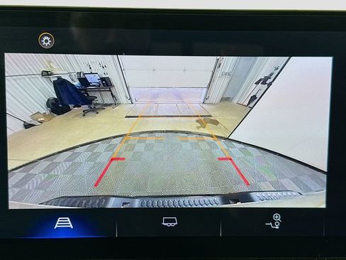 Used 2023 Chevrolet Colorado Z71 w/ Z71 Convenience Package 2 image 13