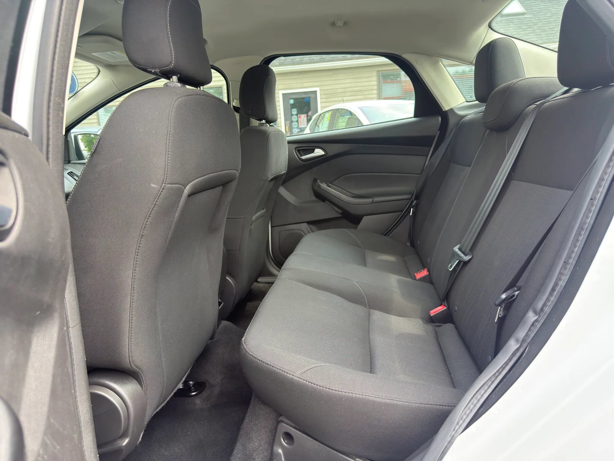 Used 2018 Ford Focus SE FWD image 20