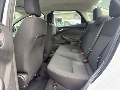 Used 2018 Ford Focus SE FWD image 20