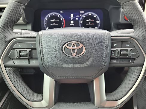 Certified 2025 Toyota Tacoma TRD Off-Road image 34