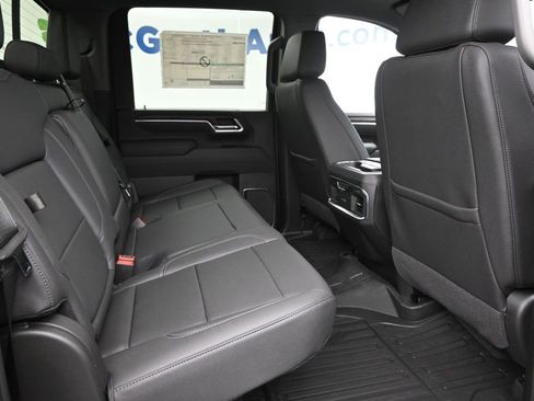 New 2025 GMC Sierra 2500 SLT image 9