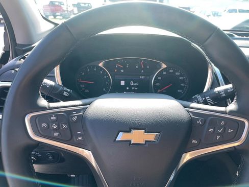 Used 2023 Chevrolet Equinox Premier FWD image 11