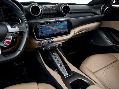 Used 2019 Ferrari Portofino image 28